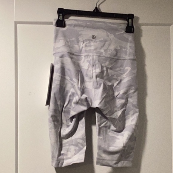 NWT Lululemon Size 2 Wunder Under HR Short 10” Jac - Picture 3 of 6